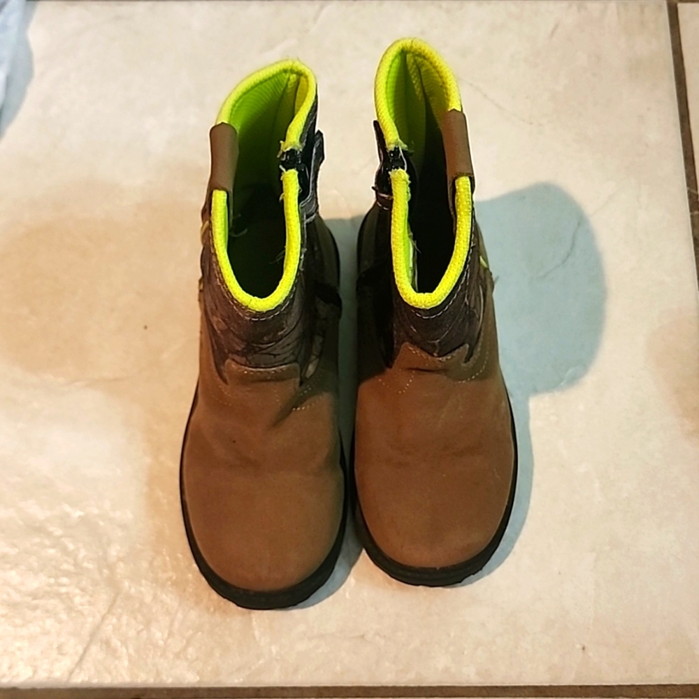 Magellan outdoors camo boys size 13 boots